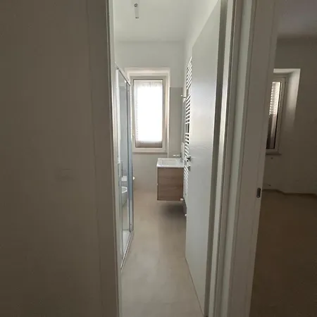 Divina House אוסטוני